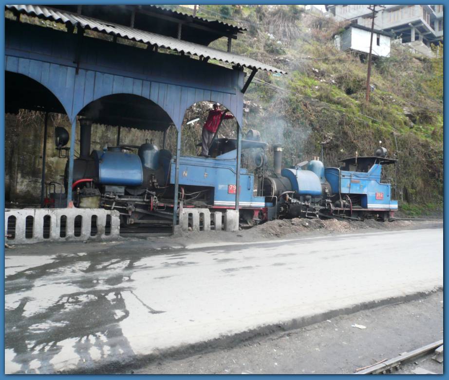 900x758 pixels (102K)